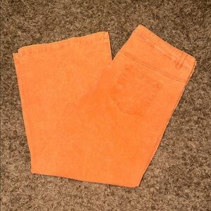 Entro Women’s Bold Orange light weight wide leg jeans never worn 1X